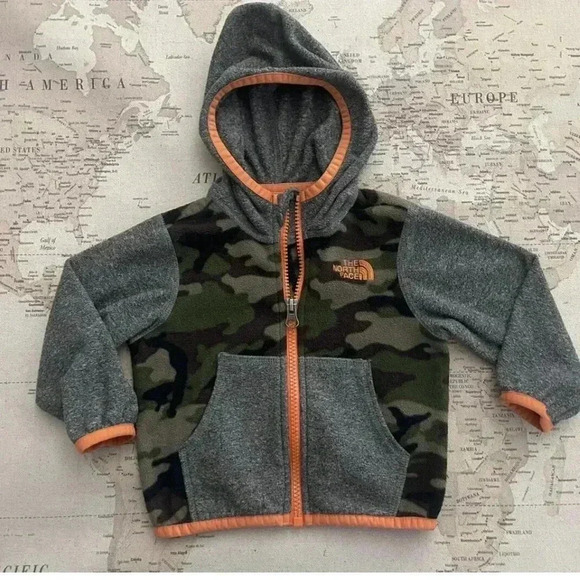 The North Face Other - The North Face 6-12mo Fleece
Hoodie Camo